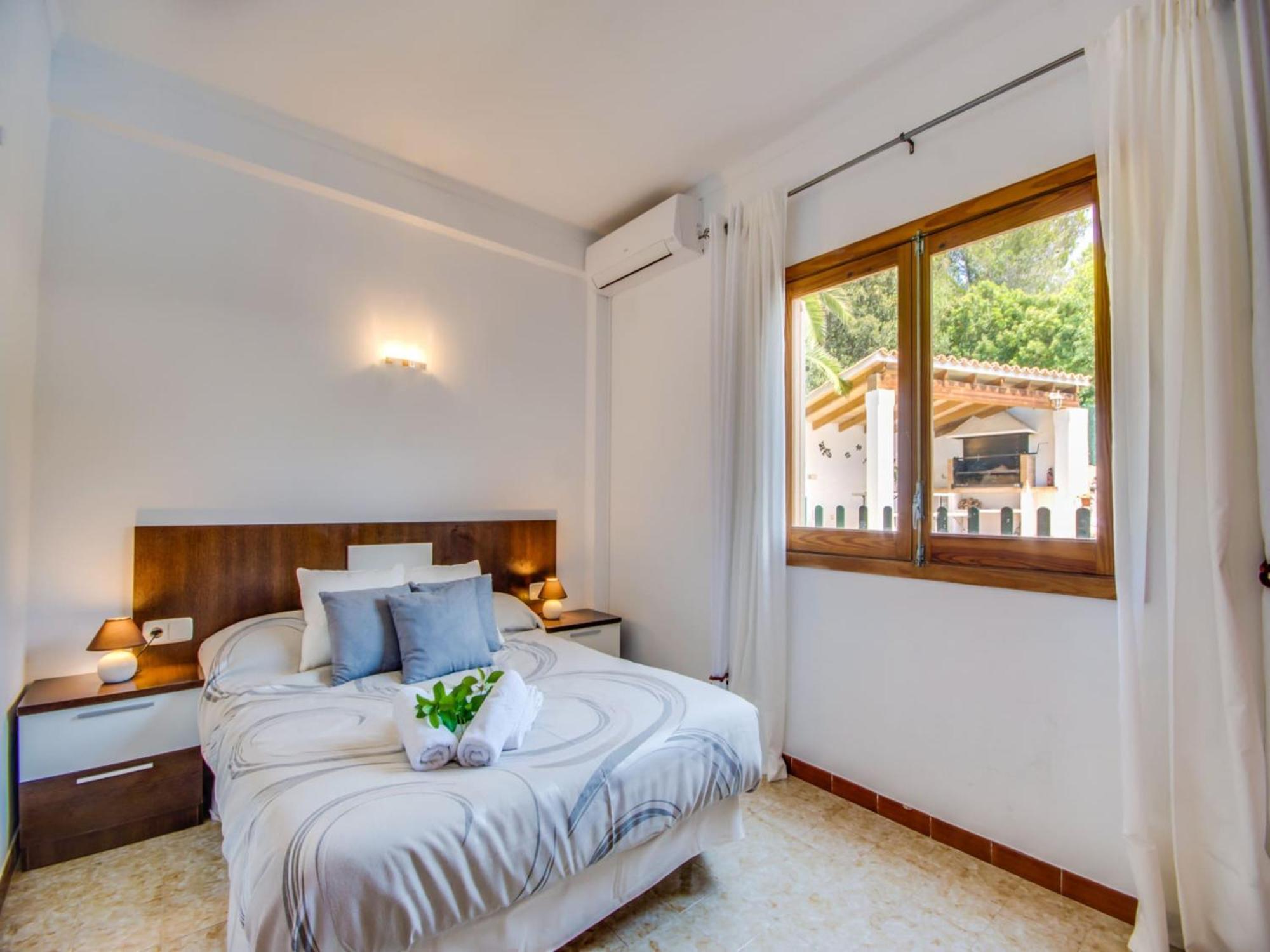 For 9 Guests In